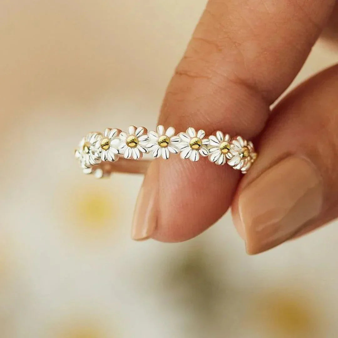 ZADIYA™ | Adjustable Silver Ring with Hand Enameled Daisy