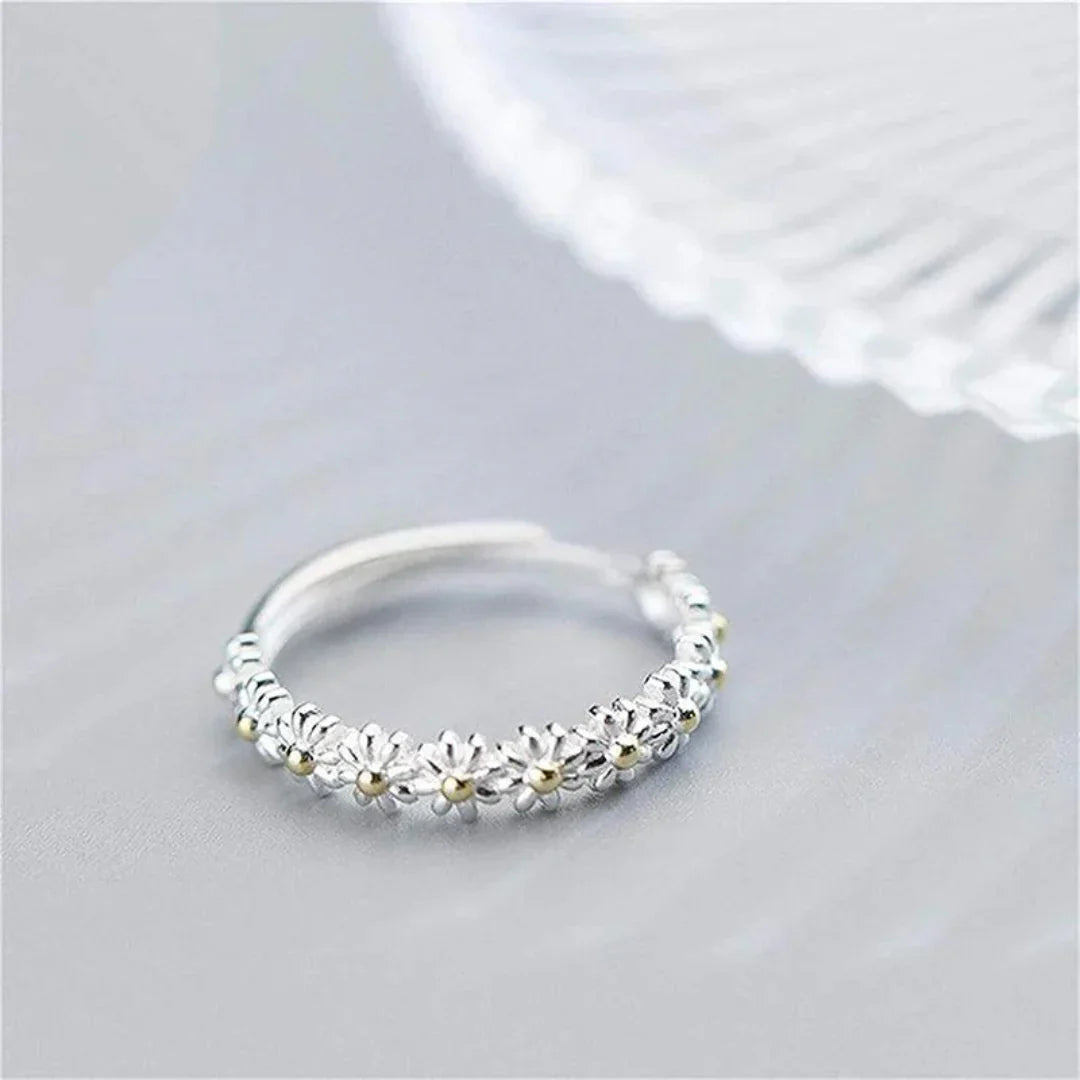 ZADIYA™ | Adjustable Silver Ring with Hand Enameled Daisy