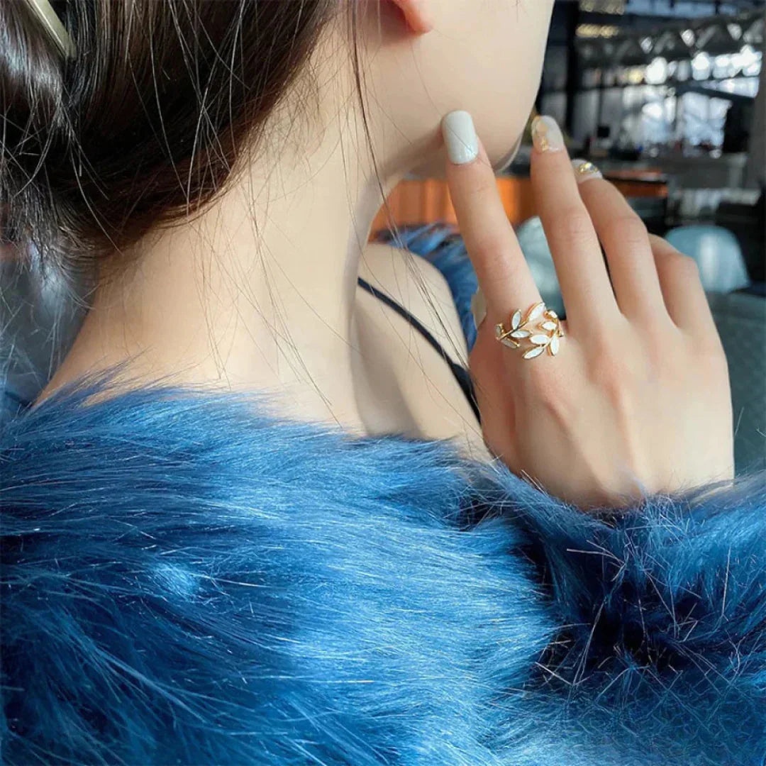ZADIYA™ | Adjustable Gold Ring with White Opal Leaf