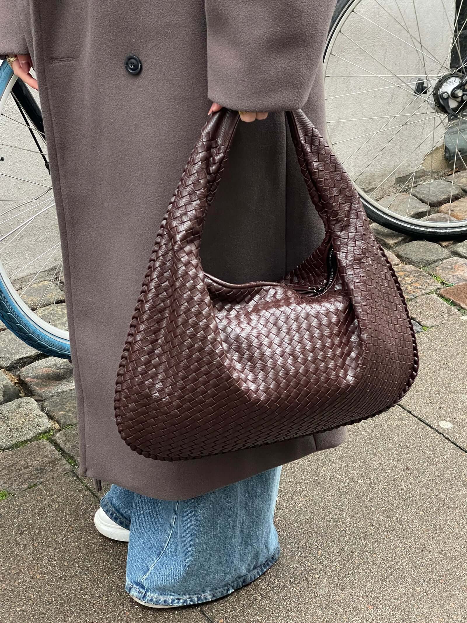 ZADIYA™ | WOVEN SHOULDER BAG