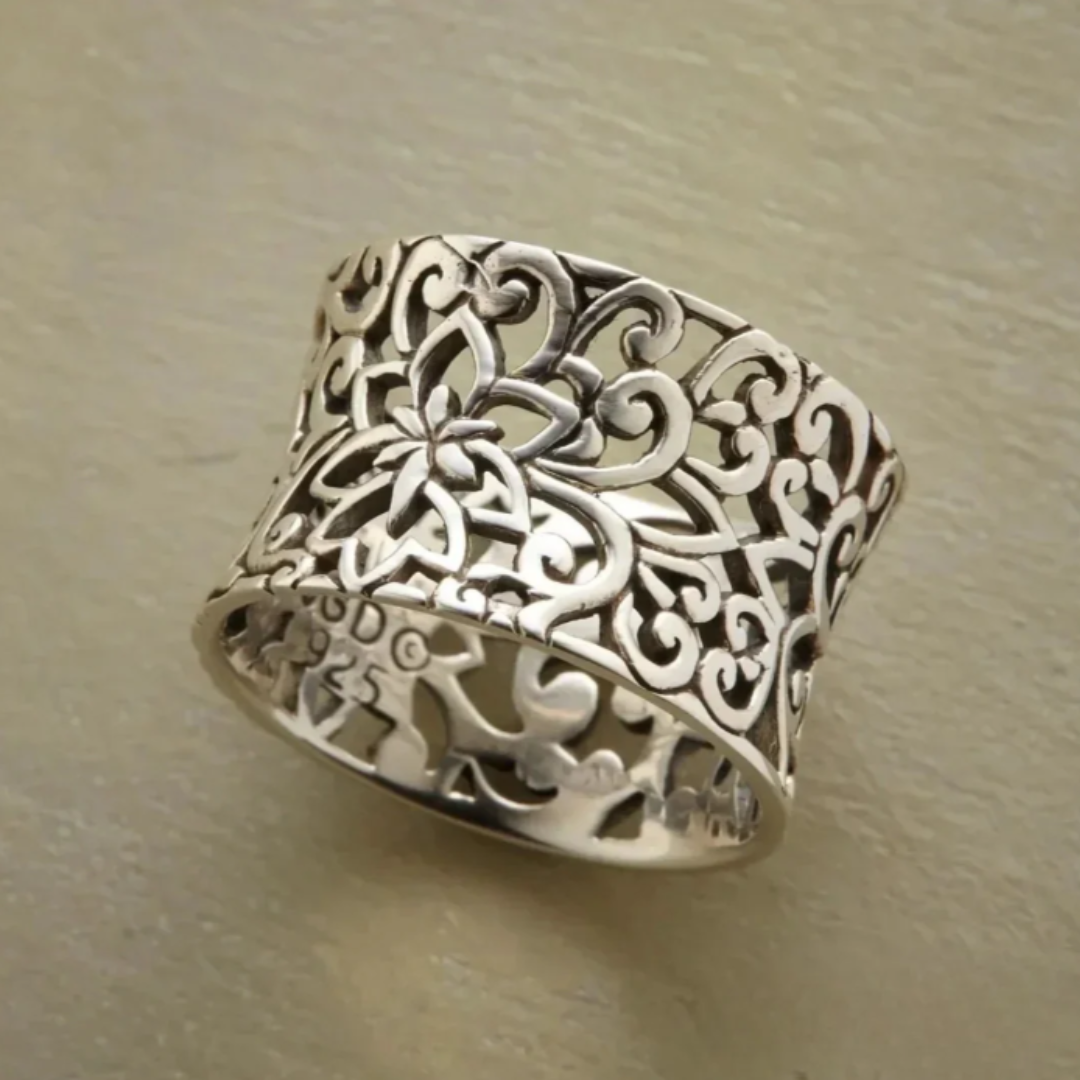 ZADIYA™ | Silver Ring with Openwork Design