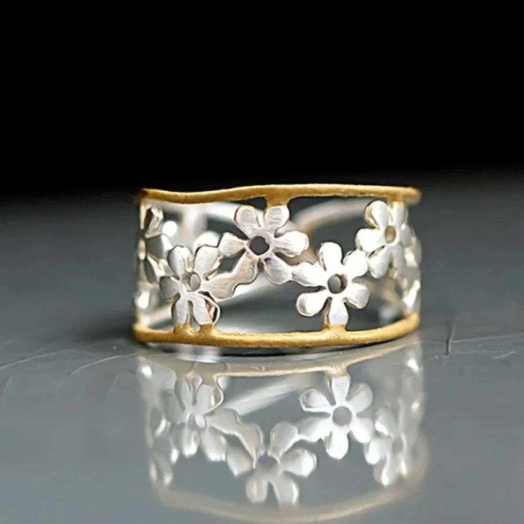 ZADIYA™ | Daisy Floral Ring with Openwork Design