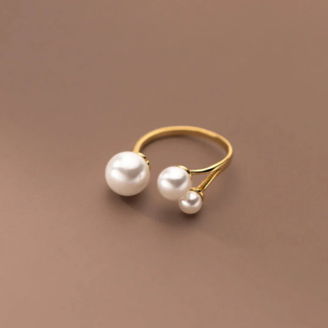 ZADIYA™ | Adjustable Ring with Three Freshwater Pearls