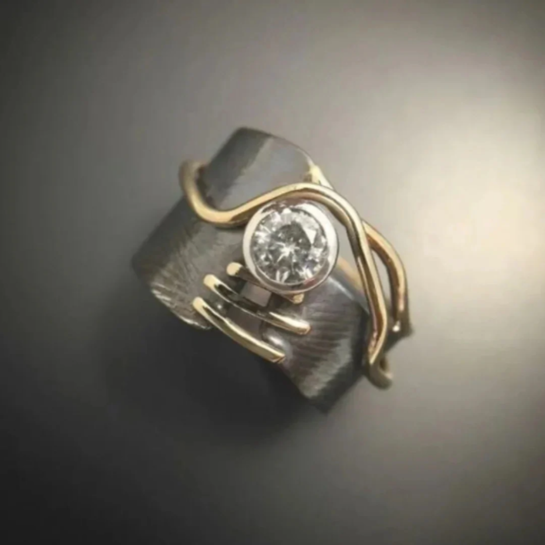ZADIYA™ | Ring with Zirconia in Aged Silver